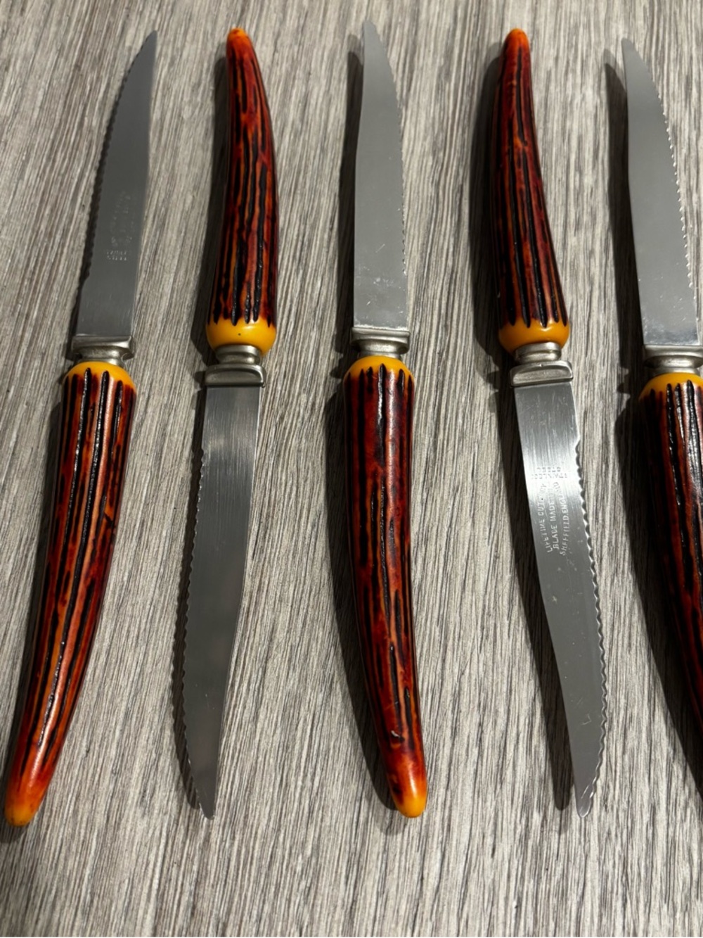 Bakelite VNTG  Steak Knives Stainless Steel Set of 5 Sheffield England Serrated
